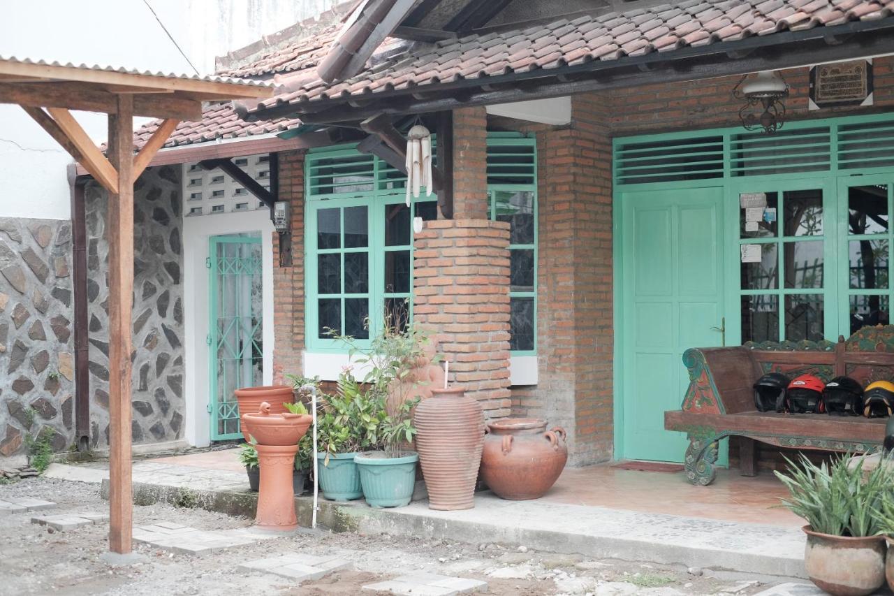 Abrakadabra 747 Lägenhet Yogyakarta Exteriör bild